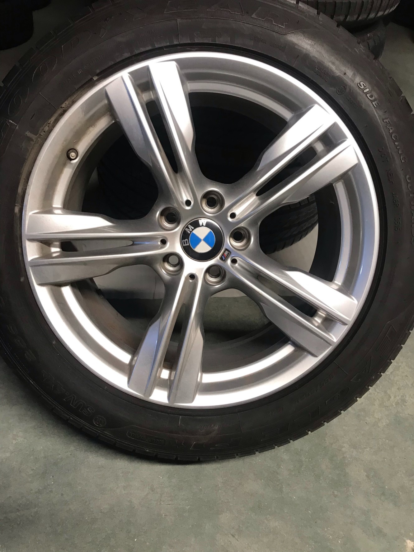 Bmw X5 F15 19インチ純正mスポーツタイヤホイールセット買い取りました